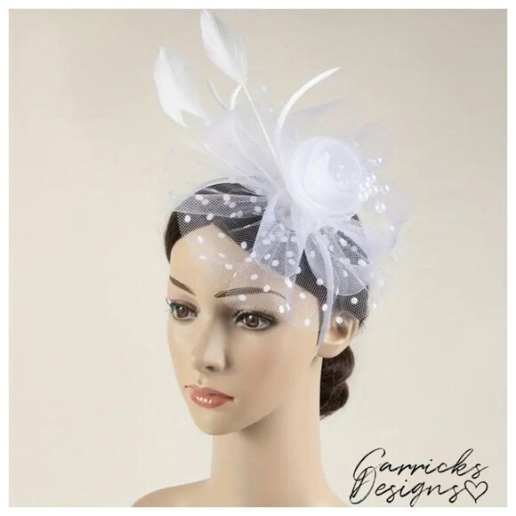 Women's Fascinator Hat - Feather and Pearl Dotted Fascinator For Weddings - Picture 1 of 6